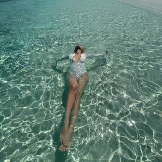 Miriam Leone feet photo thumbnail