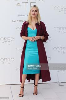 Miriam Leone feet photo thumbnail