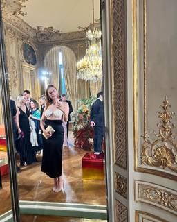 Miriam Leone feet photo thumbnail