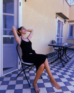 Miriam Leone feet photo thumbnail