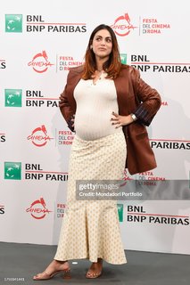 Miriam Leone feet photo thumbnail