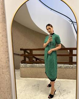 Miriam Leone feet photo thumbnail