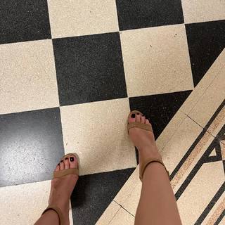 Miriam Leone feet photo thumbnail