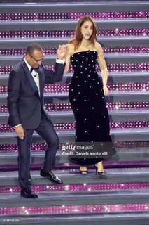 Miriam Leone feet photo thumbnail