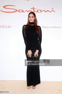 Miriam Leone feet photo thumbnail