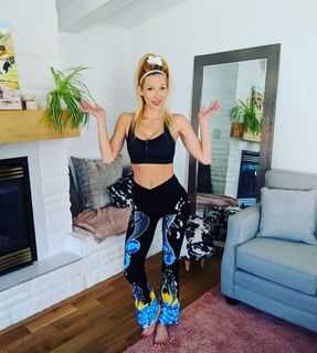 Miriam McDonald feet photo 5