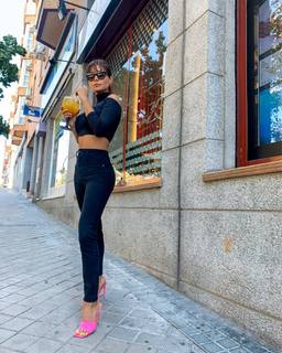 Miriam Saavedra feet photo 3