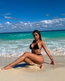 Miriam Saavedra feet photo 8