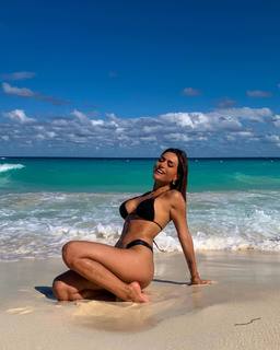 Miriam Saavedra feet photo 7