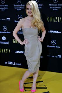 Mirja Dumont feet photo 4