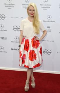 Mirja Dumont feet photo 3