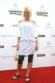 Mirjam Weichselbraun feet photo thumbnail