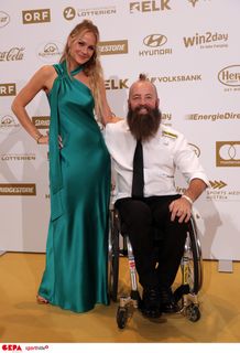 Mirjam Weichselbraun feet photo thumbnail