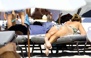 Mirka Federer feet photo 5