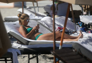 Mirka Federer feet photo 2