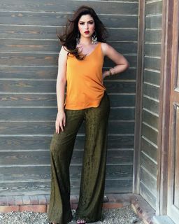 Mirna Gamil feet photo thumbnail