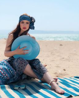 Mirna Gamil feet photo thumbnail