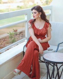 Mirna Gamil feet photo thumbnail