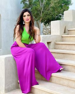 Mirna Gamil feet photo thumbnail