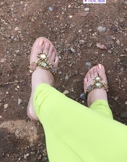 Mirnalini Ravi feet photo 1