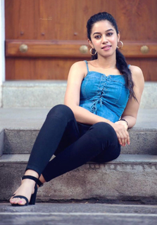 Mirnalini Ravi feet photo 4
