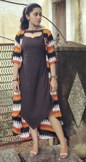 Mirnalini Ravi feet photo 17