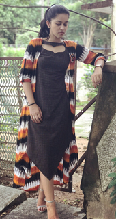 Mirnalini Ravi feet photo 16