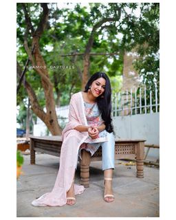 Mirnalini Ravi feet photo 12