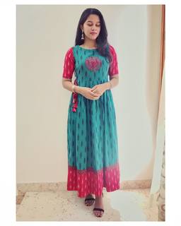 Mirnalini Ravi feet photo 2