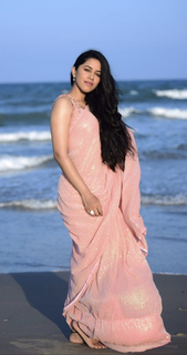 Mirnalini Ravi feet photo 4