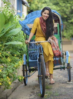 Mirnalini Ravi feet photo 10