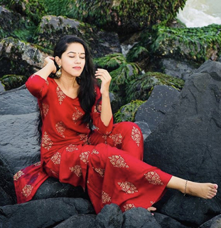 Mirnalini Ravi feet photo 7
