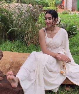 Mirnalini Ravi feet photo 4
