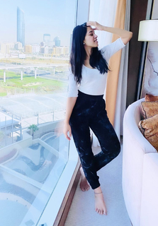 Mirnalini Ravi feet photo 9