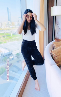 Mirnalini Ravi feet photo 8