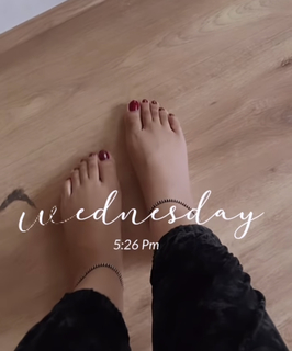 Mirnalini Ravi feet photo 4