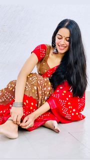 Mirnalini Ravi feet photo 10