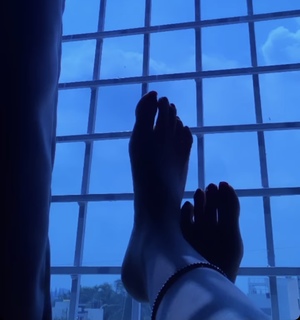 Mirnalini Ravi feet photo 2