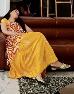 Mirnalini Ravi feet photo 20
