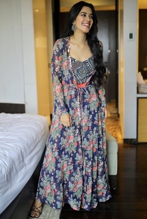 Mirnalini Ravi feet photo 11