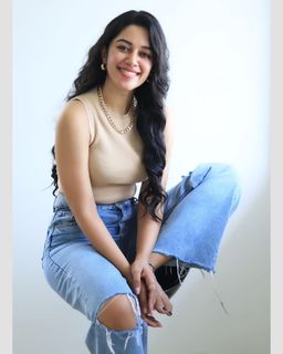 Mirnalini Ravi feet photo 20