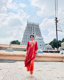 Mirnalini Ravi feet photo 19