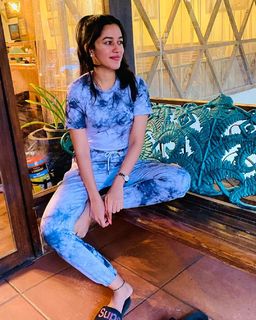Mirnalini Ravi feet photo 10
