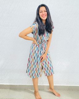 Mirnalini Ravi feet photo 11
