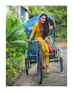 Mirnalini Ravi feet photo 10