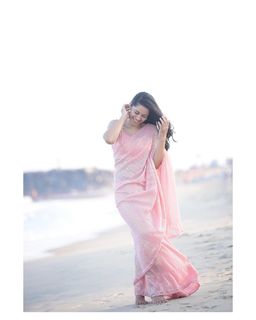 Mirnalini Ravi feet photo 19