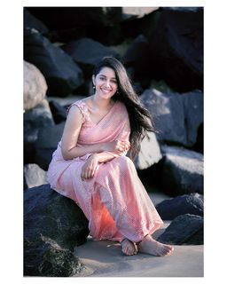 Mirnalini Ravi feet photo 17