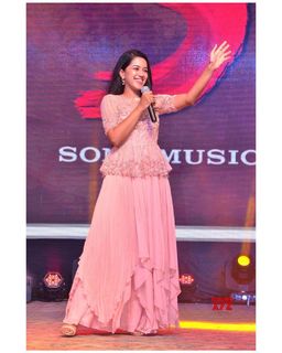 Mirnalini Ravi feet photo 14