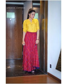Mirnalini Ravi feet photo 12