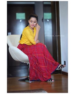 Mirnalini Ravi feet photo 11
